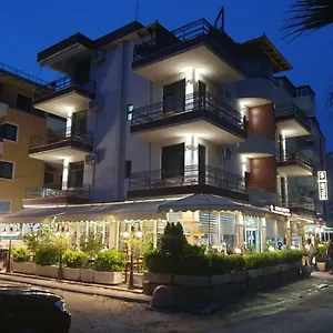 Dollari 3*, Kryemedhej Albania