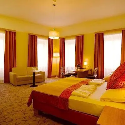 Hotel Drei Raben Graz 4*,