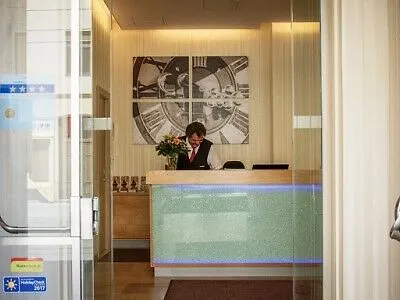 Hotel Drei Raben Graz 4*,